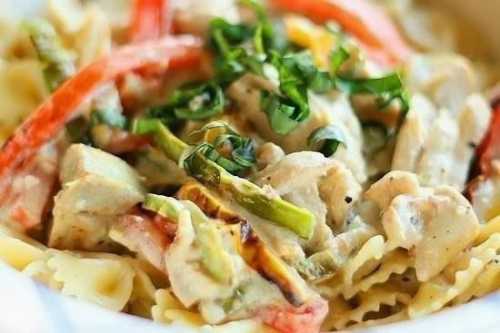 куриный суп с лапшой домашнего приготовления куриный суп с лапшой домашнего приготовления